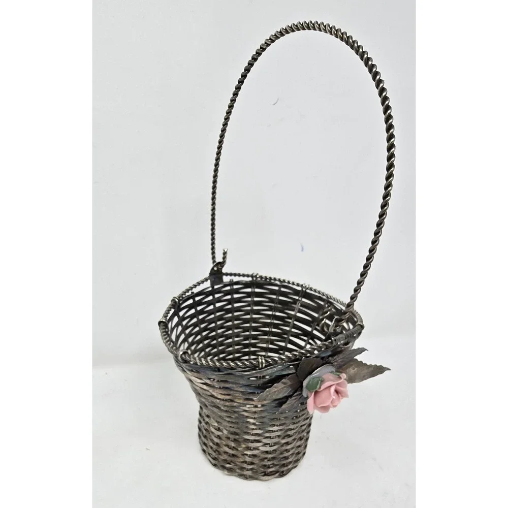 Vtg metal wirework diminutive basket w/ceramic flower silver tone mid century‎